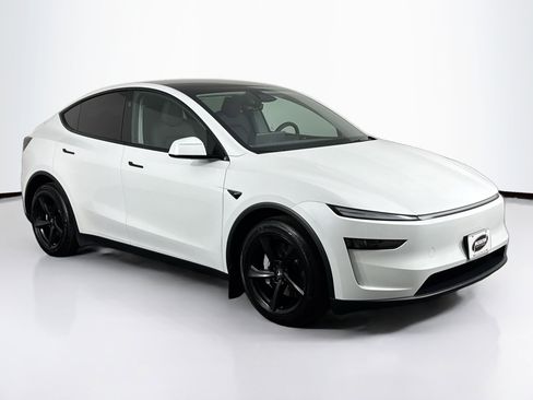 Used 2026 Tesla Model Y Long Range AWD/4WD image 2