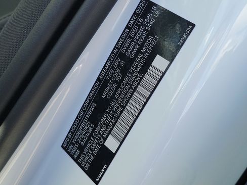 Used 2025 Volvo XC90 B6 Plus image 34