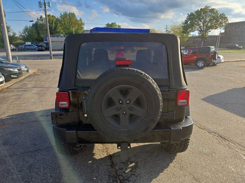 Used 2013 Jeep Wrangler Sport image 7