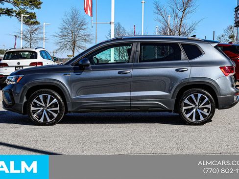 Used 2024 Volkswagen Taos SE image 10