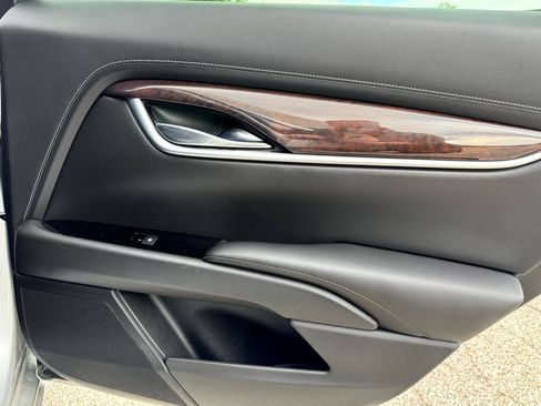 Used 2017 Cadillac XTS Luxury image 22