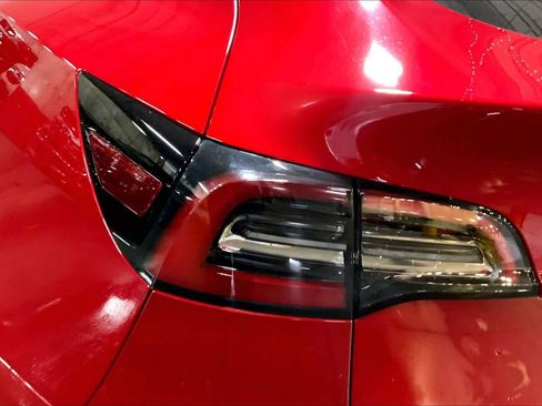 Used 2021 Tesla Model Y Long Range image 28