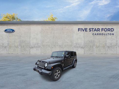 Used 2018 Jeep Wrangler Unlimited Sahara image 4