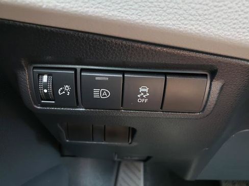 Used 2026 Toyota Corolla Cross L FWD image 25