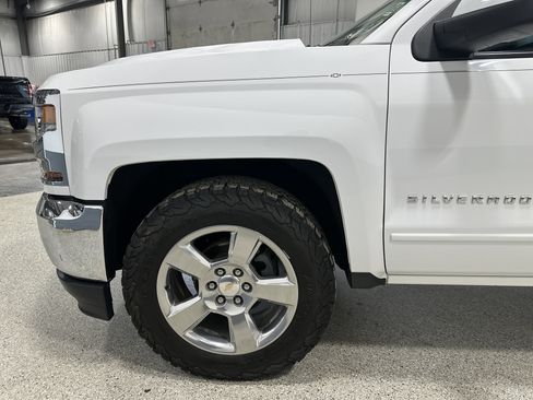 Used 2018 Chevrolet Silverado 1500 LT w/ LT Convenience Package AWD/4WD image 7