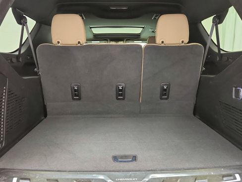 Used 2023 Chevrolet Suburban Premier AWD/4WD image 26
