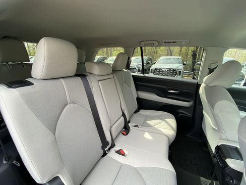 Certified 2025 Toyota Grand Highlander FWD image 27