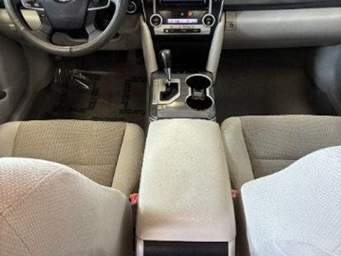 Used 2013 Toyota Camry LE FWD image 30