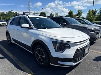 Used 2024 Kia Niro EX FWD video 1