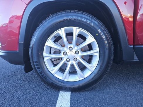 Used 2020 Jeep Cherokee Latitude w/ Cold Weather Group image 22