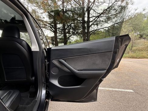 Used 2024 Tesla Model Y Long Range image 24