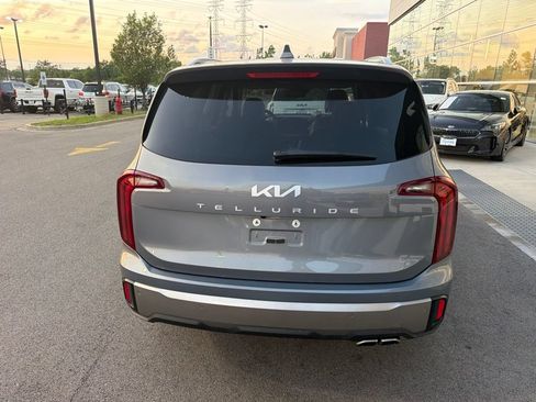 Used 2025 Kia Telluride S FWD image 5