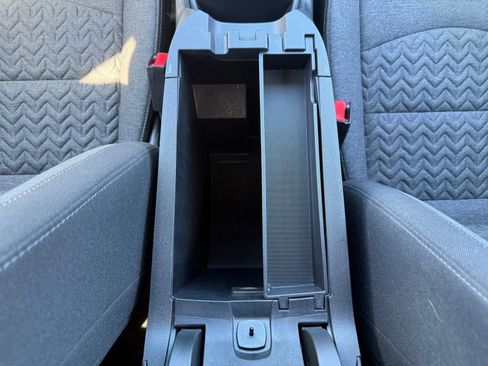 Used 2024 Chevrolet Equinox LT image 29