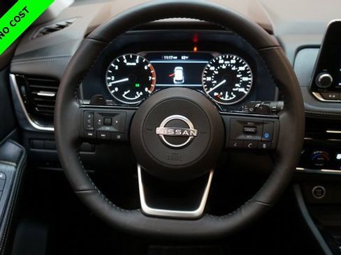 Used 2022 Nissan Rogue SV w/ SV Premium Package image 12