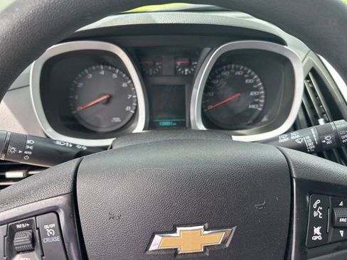 Used 2017 Chevrolet Equinox LS AWD/4WD image 20