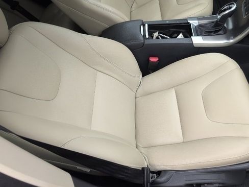 Used 2016 Volvo XC60 T5 Premier w/ Proximity Package image 13