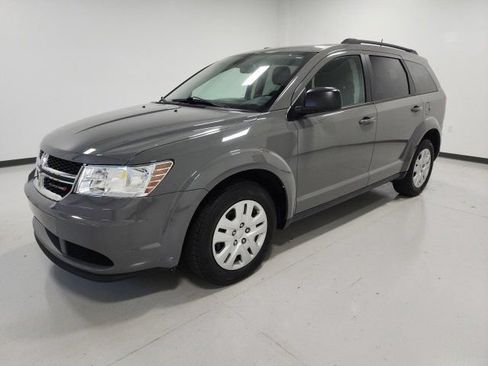 Used 2020 Dodge Journey SE FWD image 5