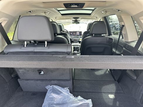 Certified 2025 BMW X7 xDrive40i w/ Premium Package image 35