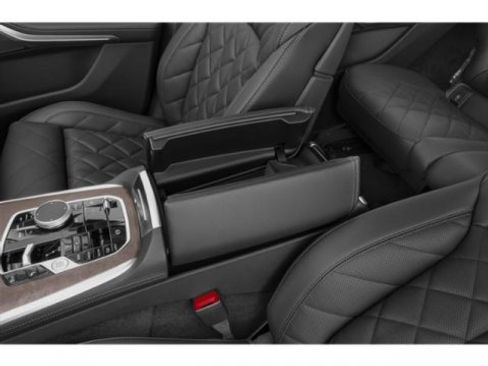Used 2025 BMW X7 M60i AWD/4WD image 16