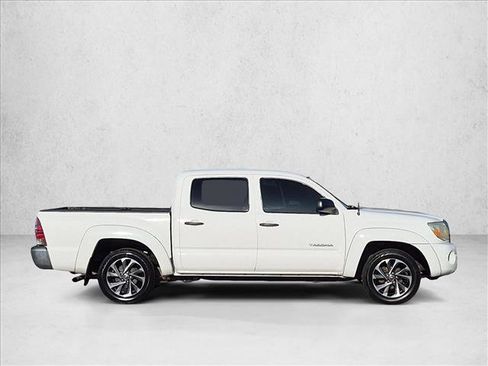 Used 2011 Toyota Tacoma 2WD Double Cab image 4