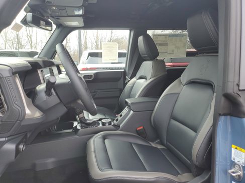 New 2025 Ford Bronco Outer Banks image 57