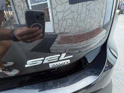 Used 2017 Ford Edge SEL w/ Equipment Group 201A AWD/4WD image 10
