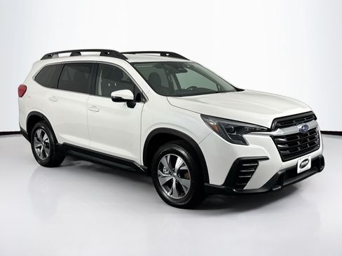 Used 2023 Subaru Ascent Premium AWD/4WD image 2
