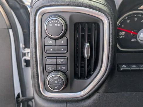 Used 2021 Chevrolet Silverado 1500 High Country w/ Technology Package AWD/4WD image 32
