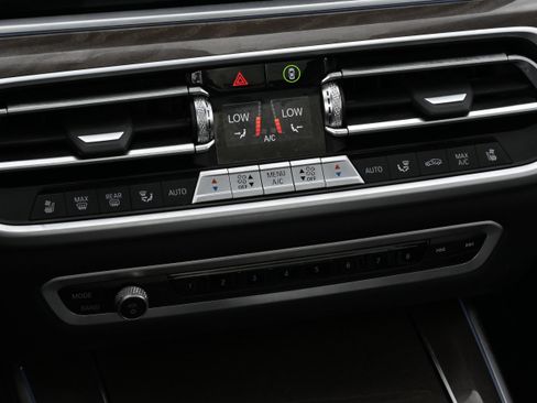 Used 2023 BMW X5 sDrive40i w/ M Sport Package image 18