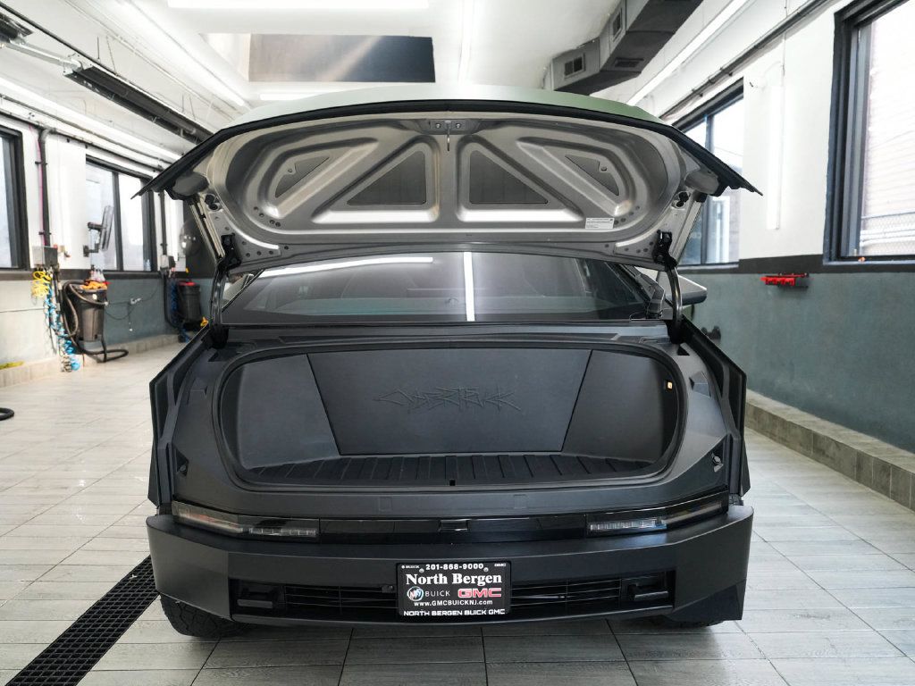 Used 2024 Tesla Cybertruck Cyberbeast AWD/4WD image 32