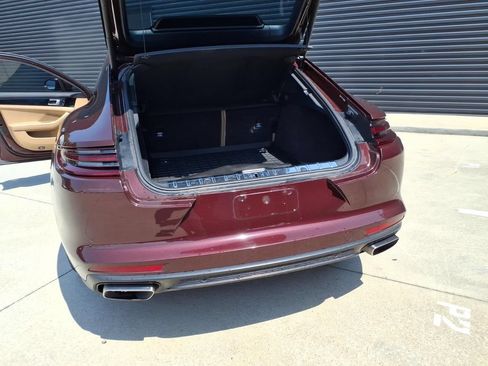 Used 2019 Porsche Panamera 4 AWD/4WD image 34