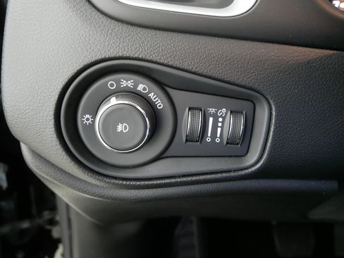 Used 2021 Jeep Renegade Latitude w/ Convenience Group image 26