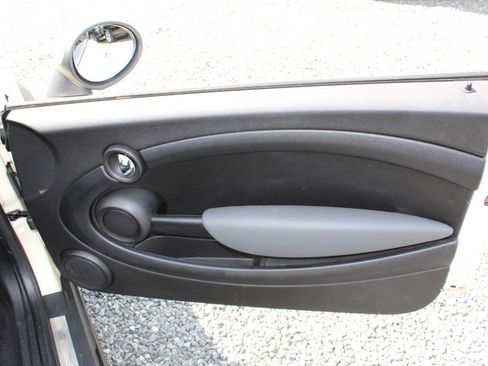 Used 2009 MINI Cooper Convertible FWD image 27