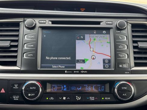 Used 2017 Toyota Highlander SE AWD/4WD image 21