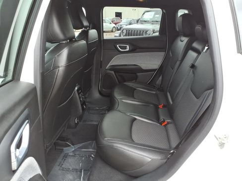 Used 2024 Jeep Compass Latitude w/ Altitude Special Edition AWD/4WD image 17