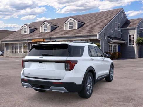 Used 2025 Ford Explorer Platinum RWD image 8