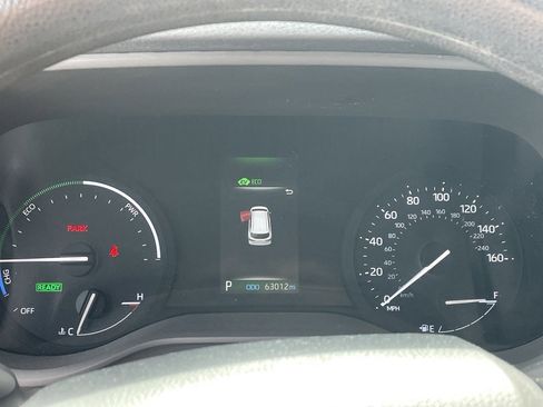 Used 2024 Toyota Sienna LE image 6