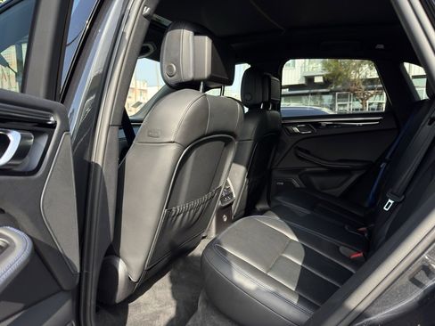 Used 2022 Porsche Macan S image 42