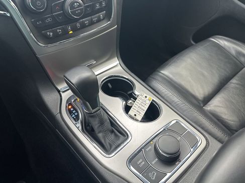 Used 2018 Jeep Grand Cherokee Limited image 29