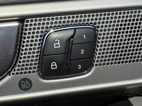 Used 2021 Ford Explorer Limited w/ Equipment Group 301A AWD/4WD image 20