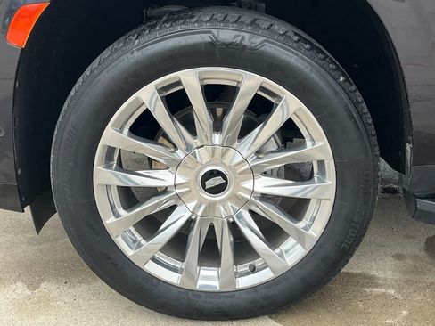 Used 2022 Cadillac Escalade Premium Luxury image 36