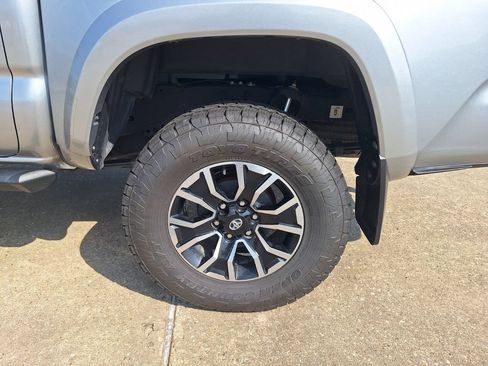 Used 2023 Toyota Tacoma TRD Sport w/ Technology Package AWD/4WD image 25