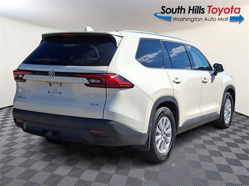 Certified 2024 Toyota Grand Highlander XLE image 6