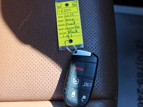 Used 2019 Jeep Grand Cherokee Summit AWD/4WD image 51