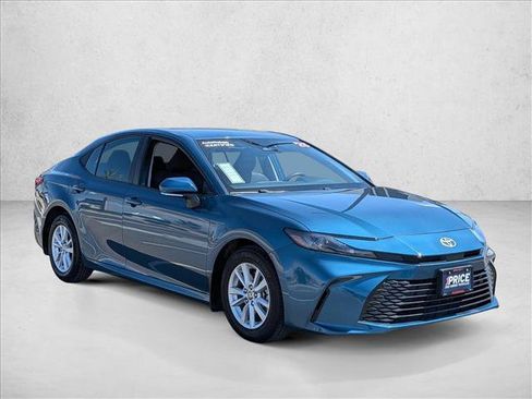 Used 2025 Toyota Camry LE FWD image 3