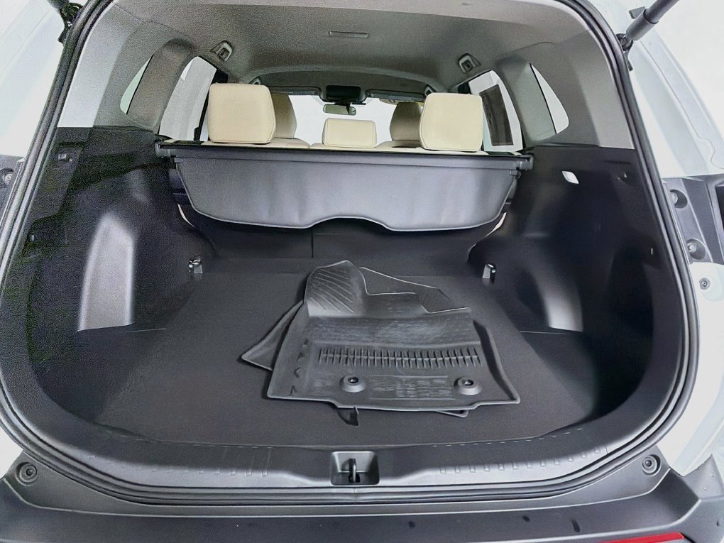 Used 2026 Toyota RAV4 XLE Premium w/ Weather Package FWD image 24