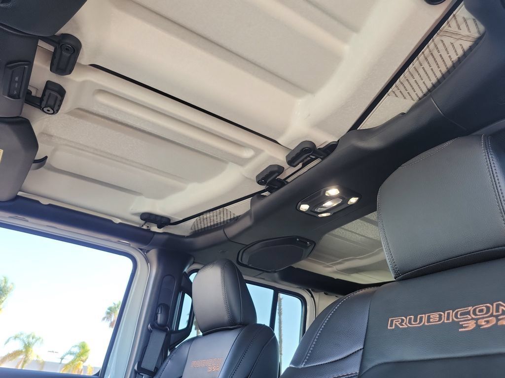 Used 2022 Jeep Wrangler Unlimited Rubicon AWD/4WD image 21