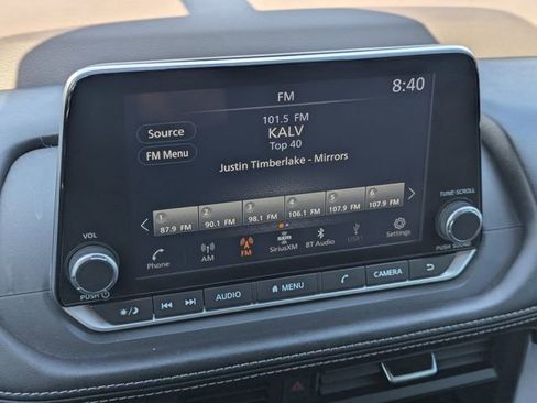 Used 2023 Nissan Rogue SV image 26