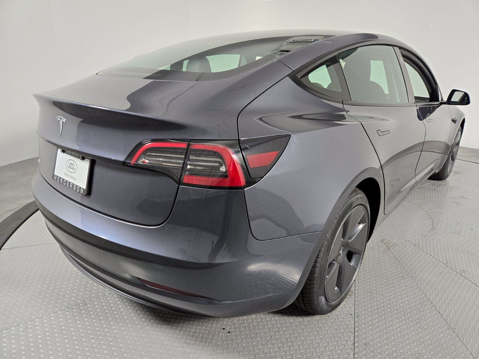 Used 2023 Tesla Model 3 Standard Range RWD image 2
