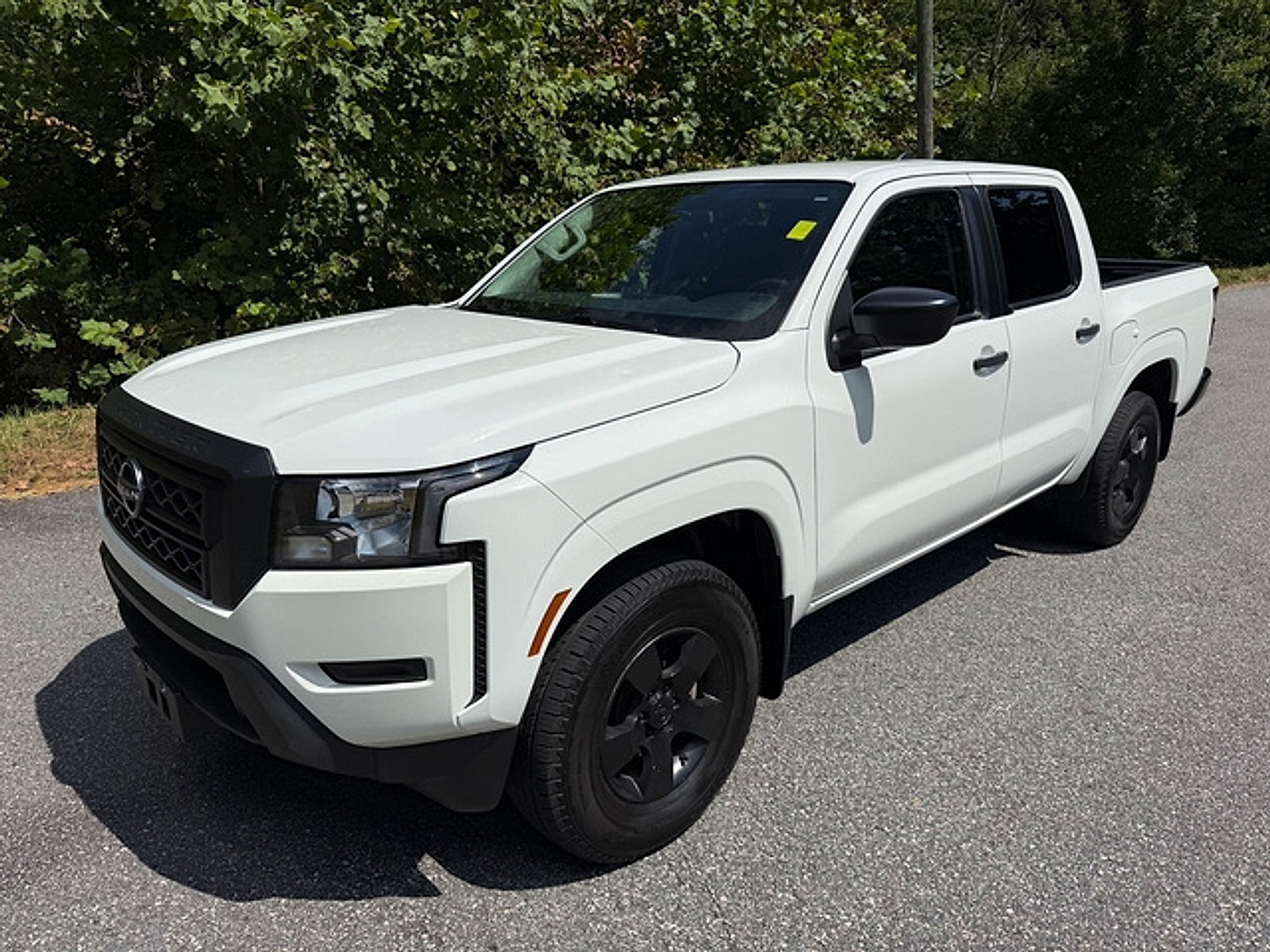 Used 2022 Nissan Frontier S w/ Technology Package AWD/4WD image 2